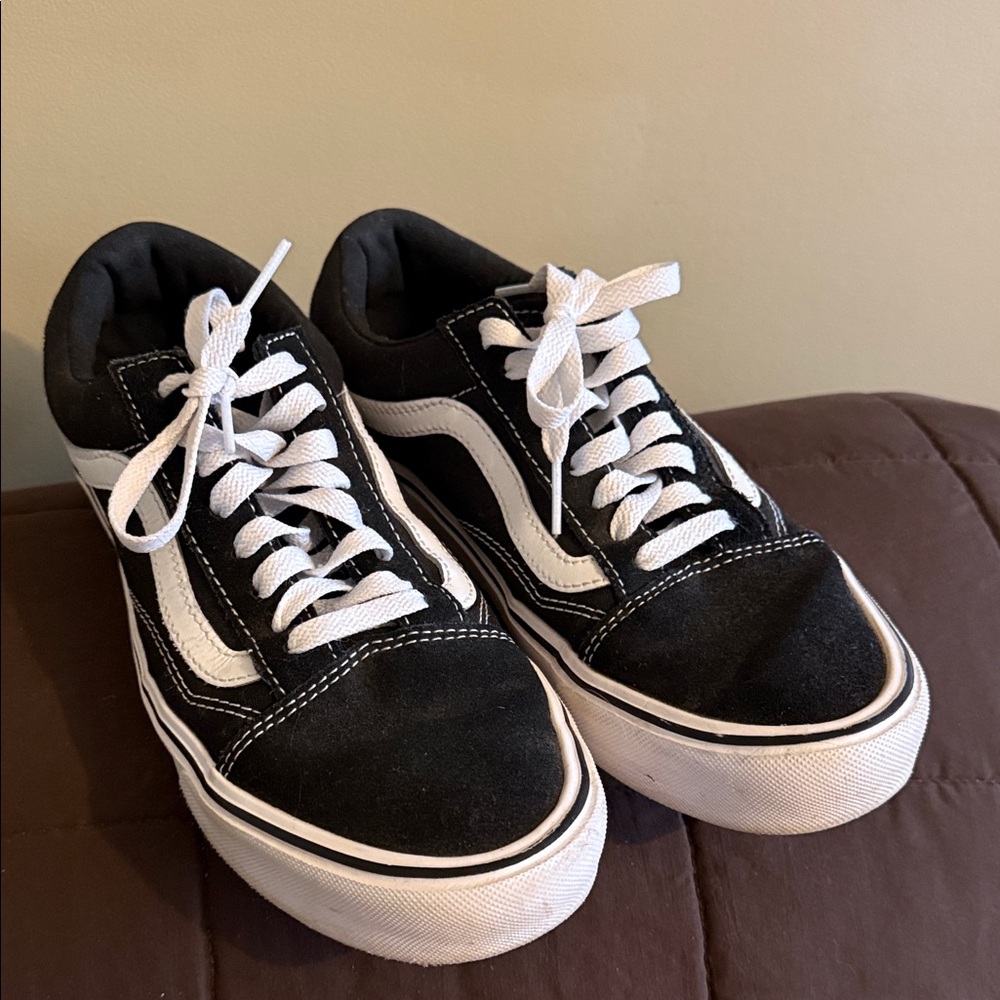 Vans Black and White Low-Top Old Skool Sneakers, 9.5,  ultra Cush lite